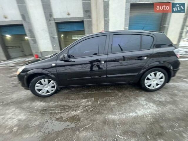 Черный Опель Астра, объемом двигателя 1.6 л и пробегом 247 тыс. км за 4499 $, фото 1 на Automoto.ua