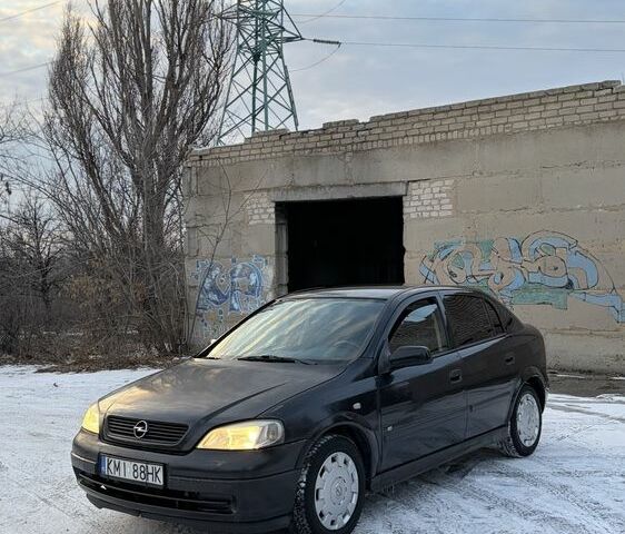 Чорний Опель Астра, об'ємом двигуна 1.4 л та пробігом 300 тис. км за 2100 $, фото 1 на Automoto.ua