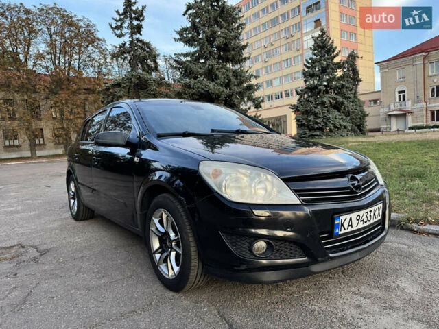 Черный Опель Астра, объемом двигателя 1.8 л и пробегом 309 тыс. км за 4900 $, фото 1 на Automoto.ua