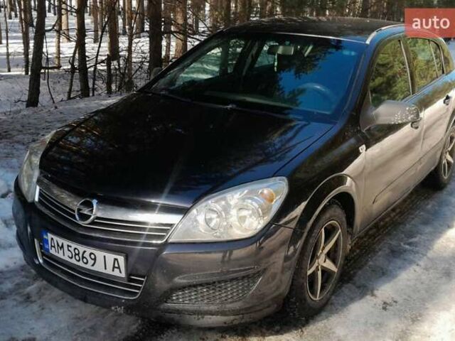 Черный Опель Астра, объемом двигателя 1.36 л и пробегом 300 тыс. км за 3000 $, фото 1 на Automoto.ua