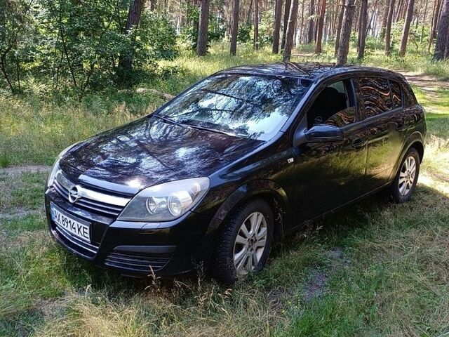 Черный Опель Астра, объемом двигателя 1.9 л и пробегом 311 тыс. км за 3000 $, фото 1 на Automoto.ua