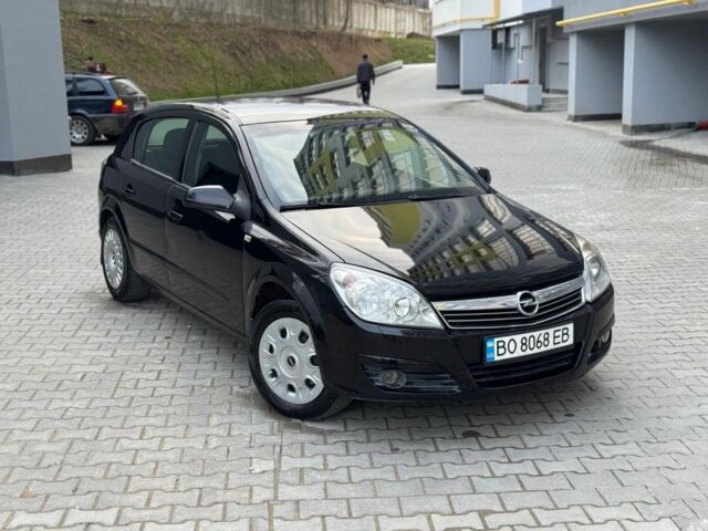 Черный Опель Астра, объемом двигателя 1.6 л и пробегом 210 тыс. км за 3750 $, фото 1 на Automoto.ua