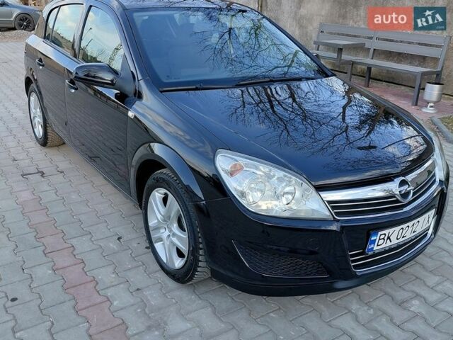 Черный Опель Астра, объемом двигателя 1.8 л и пробегом 233 тыс. км за 6500 $, фото 1 на Automoto.ua