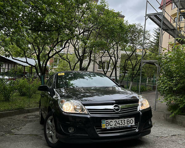 Чорний Опель Астра, об'ємом двигуна 1.6 л та пробігом 44 тис. км за 7000 $, фото 1 на Automoto.ua
