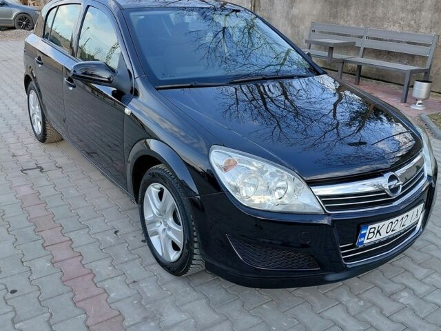 Черный Опель Астра, объемом двигателя 1.8 л и пробегом 233 тыс. км за 6500 $, фото 1 на Automoto.ua