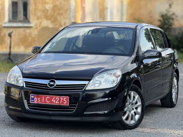 Черный Опель Астра, объемом двигателя 1.6 л и пробегом 260 тыс. км за 4880 $, фото 1 на Automoto.ua