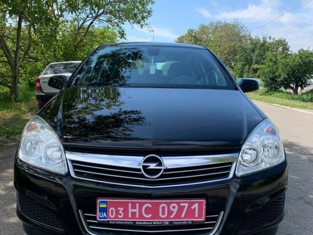 Черный Опель Астра, объемом двигателя 1.6 л и пробегом 235 тыс. км за 4800 $, фото 1 на Automoto.ua