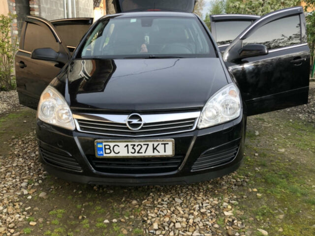 Черный Опель Астра, объемом двигателя 1.7 л и пробегом 192 тыс. км за 5600 $, фото 1 на Automoto.ua