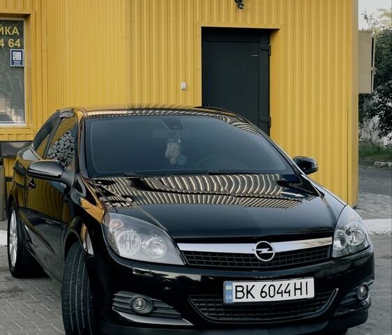 Опель Астра 2009 в Ровно на Automoto.ua Черный Опель Астра, объемом двигателя 1.6 л и пробегом 208 тыс. км за 5800 $, фото 1 на Automoto.ua