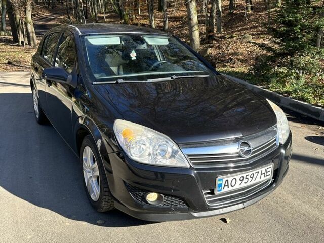 Черный Опель Астра, объемом двигателя 1.6 л и пробегом 250 тыс. км за 5900 $, фото 1 на Automoto.ua