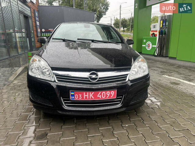 Черный Опель Астра, объемом двигателя 1.6 л и пробегом 98 тыс. км за 6150 $, фото 1 на Automoto.ua