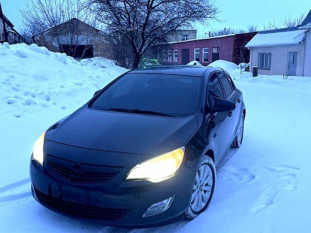 Черный Опель Астра, объемом двигателя 1.7 л и пробегом 250 тыс. км за 6600 $, фото 1 на Automoto.ua