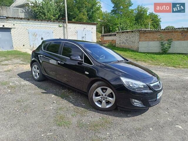 Черный Опель Астра, объемом двигателя 1.6 л и пробегом 113 тыс. км за 8200 $, фото 1 на Automoto.ua