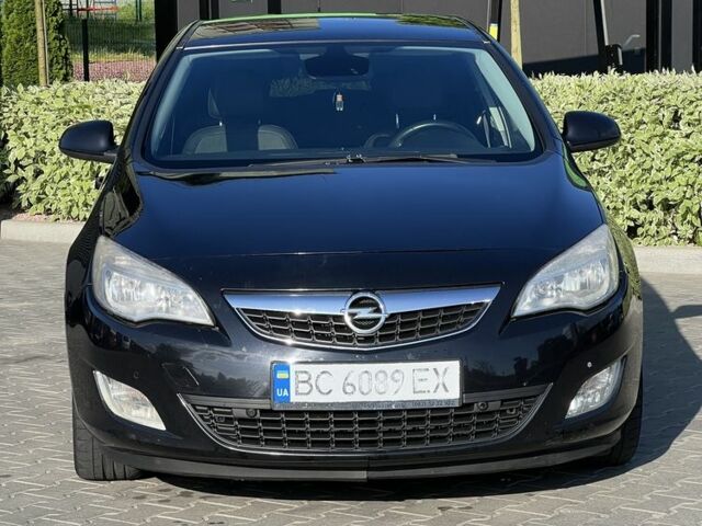 Черный Опель Астра, объемом двигателя 1.2 л и пробегом 300 тыс. км за 7399 $, фото 1 на Automoto.ua