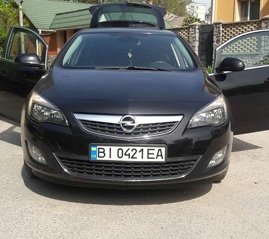 Чорний Опель Астра, об'ємом двигуна 1.4 л та пробігом 160 тис. км за 6000 $, фото 1 на Automoto.ua