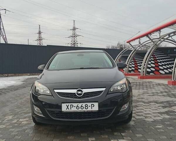 Чорний Опель Астра, об'ємом двигуна 1.4 л та пробігом 211 тис. км за 8000 $, фото 1 на Automoto.ua
