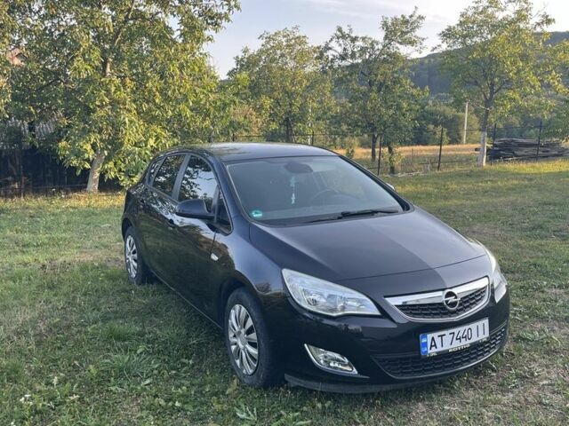 Черный Опель Астра, объемом двигателя 1.6 л и пробегом 205 тыс. км за 3997 $, фото 1 на Automoto.ua