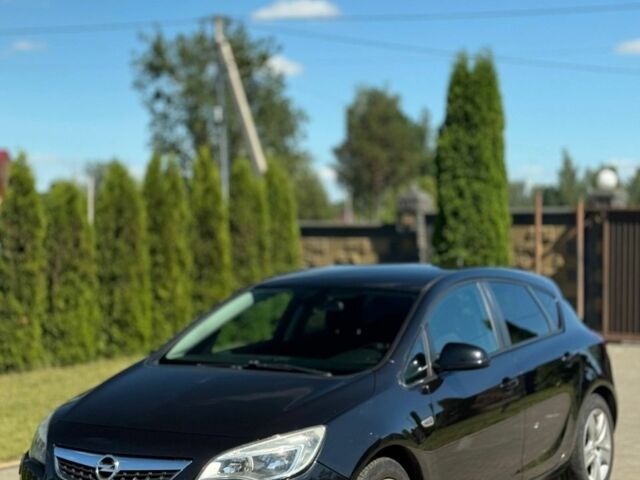 Черный Опель Астра, объемом двигателя 1.7 л и пробегом 245 тыс. км за 7000 $, фото 1 на Automoto.ua