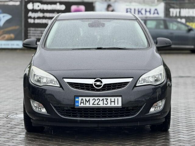 Черный Опель Астра, объемом двигателя 1.4 л и пробегом 255 тыс. км за 5700 $, фото 1 на Automoto.ua