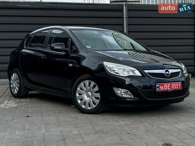 Черный Опель Астра, объемом двигателя 1.6 л и пробегом 190 тыс. км за 7200 $, фото 1 на Automoto.ua
