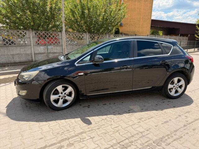 Черный Опель Астра, объемом двигателя 1.7 л и пробегом 350 тыс. км за 6700 $, фото 1 на Automoto.ua