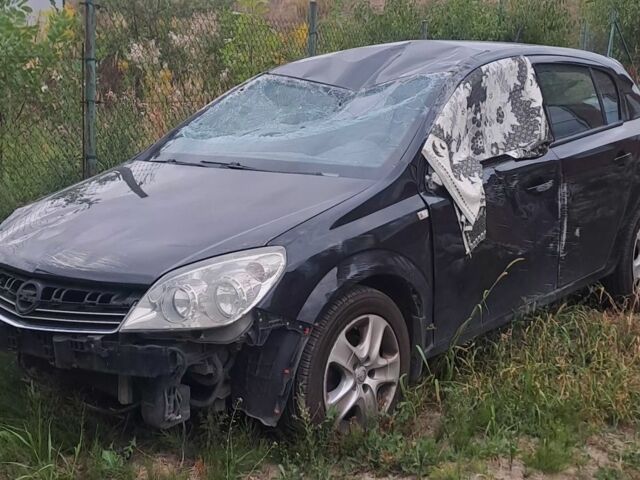 Черный Опель Астра, объемом двигателя 1.6 л и пробегом 200 тыс. км за 2008 $, фото 1 на Automoto.ua