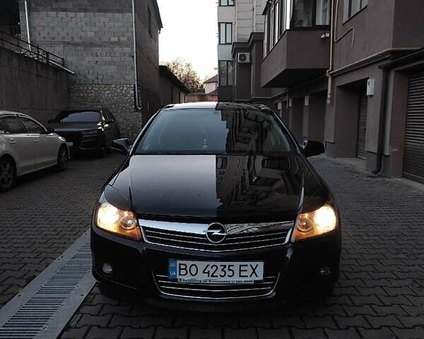 Черный Опель Астра, объемом двигателя 1.6 л и пробегом 102 тыс. км за 6700 $, фото 1 на Automoto.ua