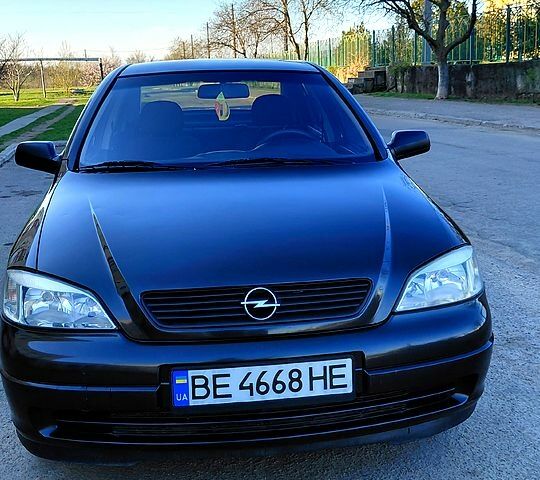 Чорний Опель Астра, об'ємом двигуна 1.4 л та пробігом 361 тис. км за 3700 $, фото 1 на Automoto.ua