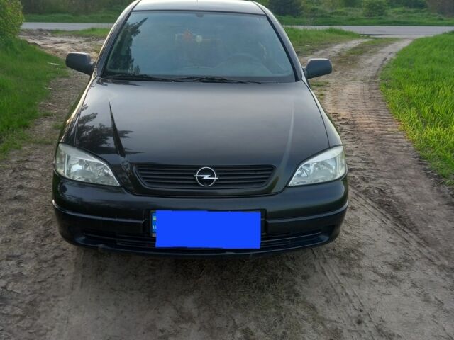 Черный Опель Астра, объемом двигателя 0 л и пробегом 340 тыс. км за 3000 $, фото 1 на Automoto.ua