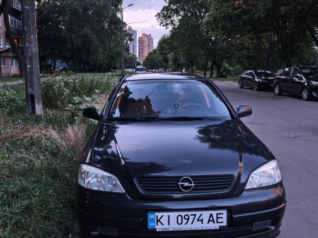 Черный Опель Астра, объемом двигателя 1.4 л и пробегом 303 тыс. км за 3693 $, фото 1 на Automoto.ua