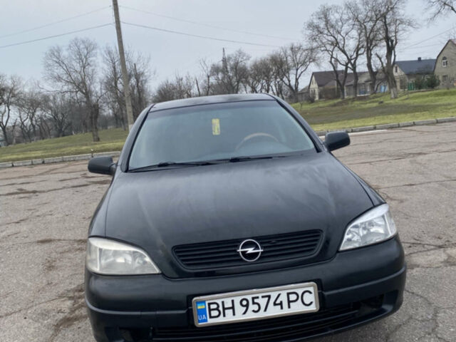 Черный Опель Астра, объемом двигателя 1.6 л и пробегом 335 тыс. км за 2700 $, фото 1 на Automoto.ua