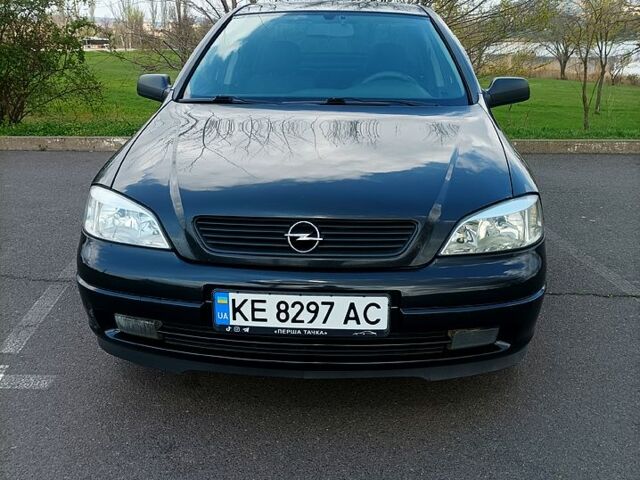 Черный Опель Астра, объемом двигателя 1.6 л и пробегом 212 тыс. км за 3800 $, фото 1 на Automoto.ua