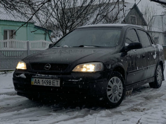 Черный Опель Астра, объемом двигателя 1.4 л и пробегом 260 тыс. км за 2700 $, фото 1 на Automoto.ua