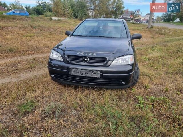 Черный Опель Астра, объемом двигателя 1.6 л и пробегом 171 тыс. км за 4250 $, фото 1 на Automoto.ua