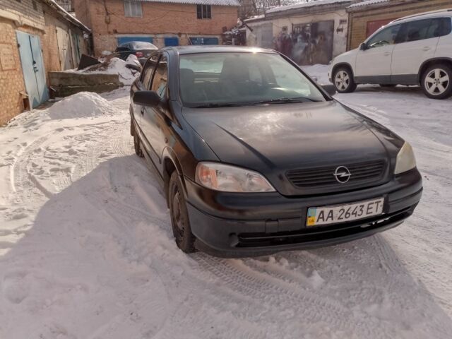 Черный Опель Астра, объемом двигателя 1.4 л и пробегом 173 тыс. км за 2500 $, фото 1 на Automoto.ua
