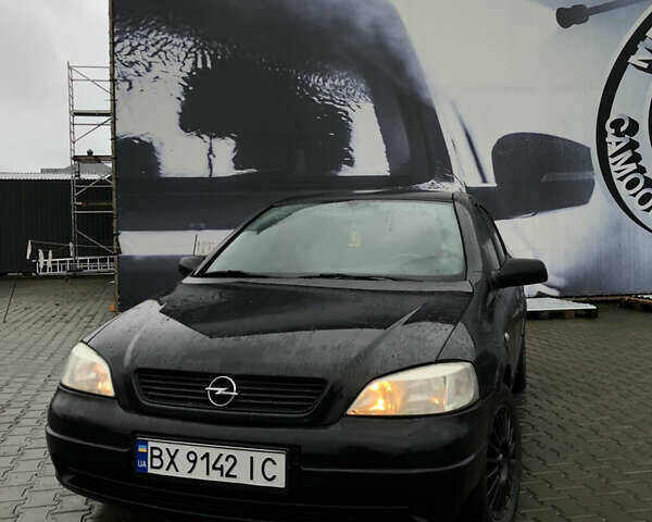 Черный Опель Астра, объемом двигателя 1.36 л и пробегом 292 тыс. км за 2700 $, фото 1 на Automoto.ua