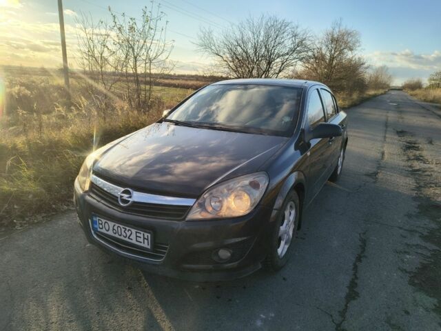 Черный Опель Астра, объемом двигателя 1.6 л и пробегом 352 тыс. км за 4100 $, фото 1 на Automoto.ua