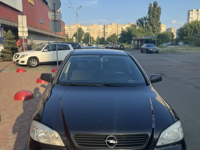 Чорний Опель Астра, об'ємом двигуна 1.6 л та пробігом 300 тис. км за 2200 $, фото 1 на Automoto.ua