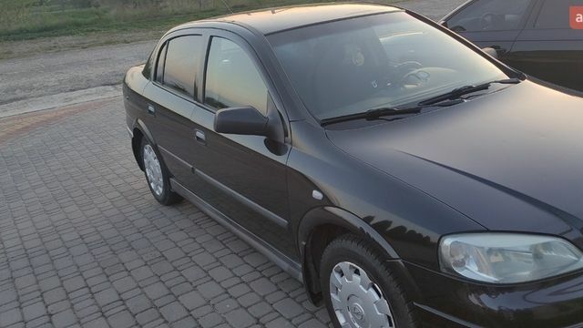 Чорний Опель Астра, об'ємом двигуна 1.4 л та пробігом 270 тис. км за 3800 $, фото 1 на Automoto.ua