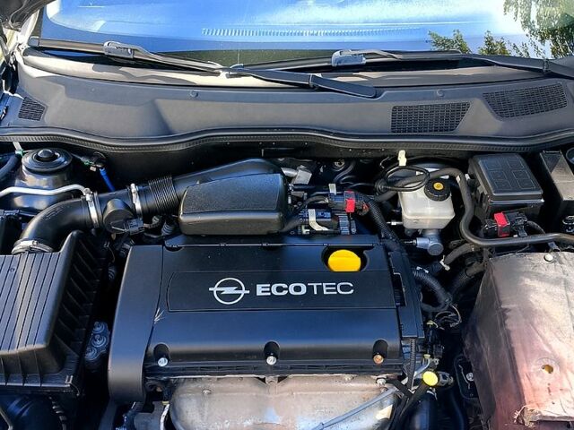 Черный Опель Астра, объемом двигателя 1.6 л и пробегом 130 тыс. км за 2700 $, фото 1 на Automoto.ua