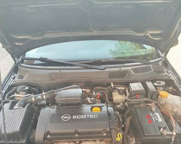 Черный Опель Астра, объемом двигателя 0 л и пробегом 177 тыс. км за 5400 $, фото 1 на Automoto.ua