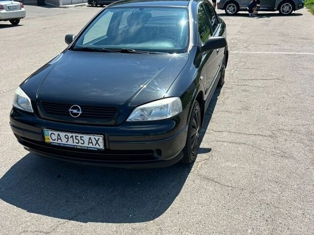 Черный Опель Астра, объемом двигателя 1.6 л и пробегом 147 тыс. км за 3999 $, фото 1 на Automoto.ua