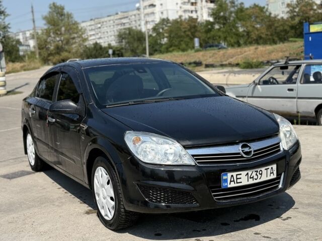 Чорний Опель Астра, об'ємом двигуна 1.8 л та пробігом 200 тис. км за 2457 $, фото 1 на Automoto.ua