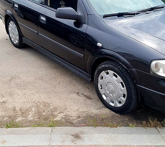 Чорний Опель Астра, об'ємом двигуна 1.4 л та пробігом 213 тис. км за 3650 $, фото 1 на Automoto.ua