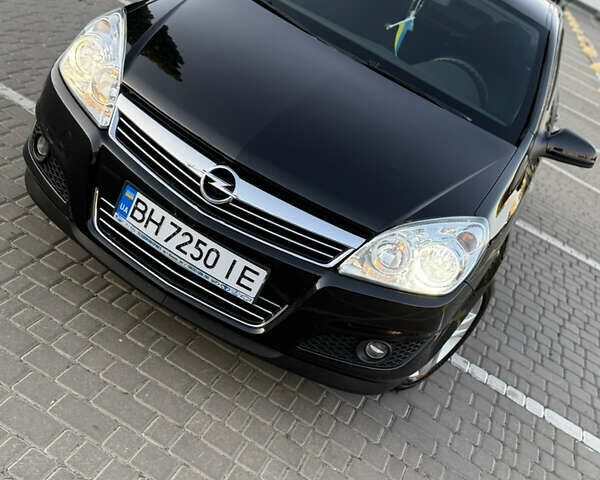 Черный Опель Астра, объемом двигателя 1.6 л и пробегом 108 тыс. км за 6200 $, фото 1 на Automoto.ua