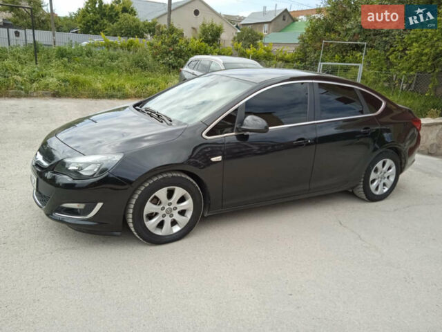 Черный Опель Астра, объемом двигателя 1.69 л и пробегом 130 тыс. км за 8500 $, фото 1 на Automoto.ua