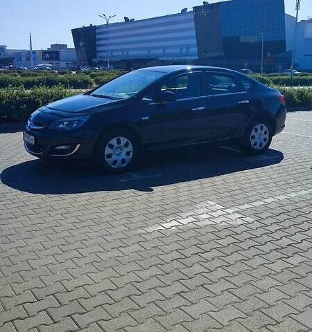 Черный Опель Астра, объемом двигателя 1.6 л и пробегом 253 тыс. км за 8500 $, фото 1 на Automoto.ua