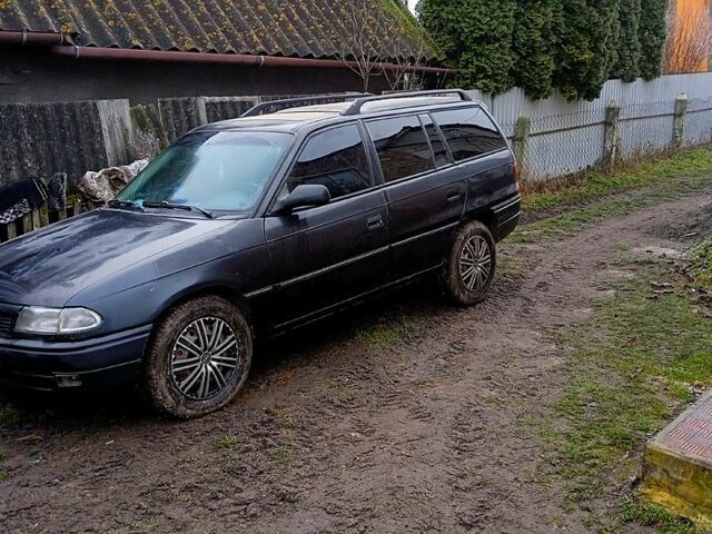 Черный Опель Астра, объемом двигателя 1.9 л и пробегом 0 тыс. км за 1500 $, фото 1 на Automoto.ua