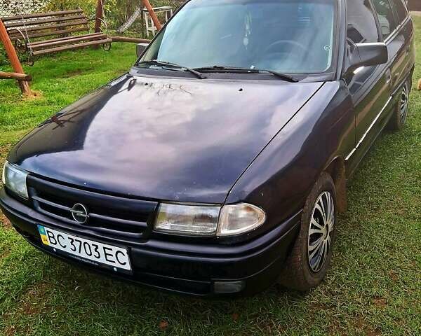 Черный Опель Астра, объемом двигателя 1.6 л и пробегом 270 тыс. км за 1750 $, фото 1 на Automoto.ua