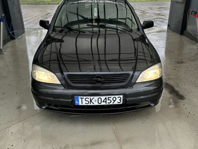 Черный Опель Астра, объемом двигателя 0 л и пробегом 200 тыс. км за 1600 $, фото 1 на Automoto.ua